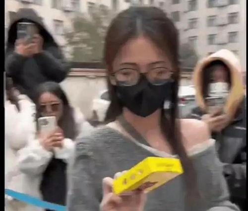 冷冰冰吃瓜爆料,揭秘娱乐圈背后的惊人真相