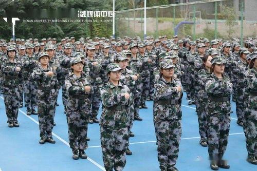 吃瓜大队爆料军训,军训背后的那些事儿