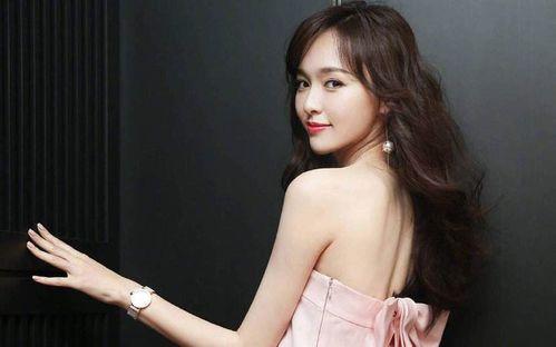 女明星网红说话,时尚与智慧的完美融合
