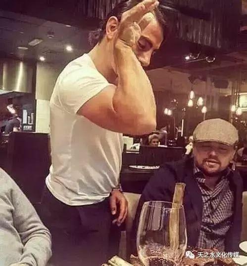 黑哥跑酷吃瓜视频,揭秘跑酷界的趣味瞬间