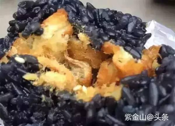 黑米奶奶南京地铁吃瓜,地铁文明与个人习惯的碰撞