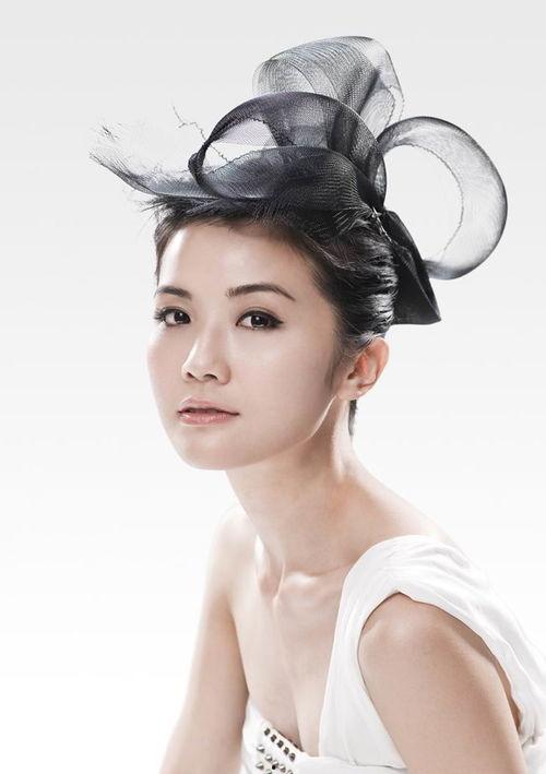 明星网红折叠照片,明星网红折叠照片背后的时尚潮流揭秘