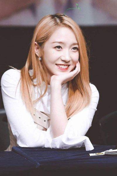 明星网红湿肤,打造水润肌肤的护肤攻略