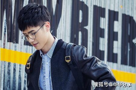 刘昊然黑木吃瓜,揭秘明星幕后趣事