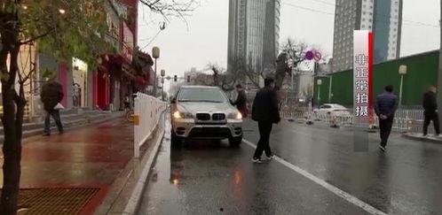 西安马路吃瓜爆料,街头爆料成热门话题