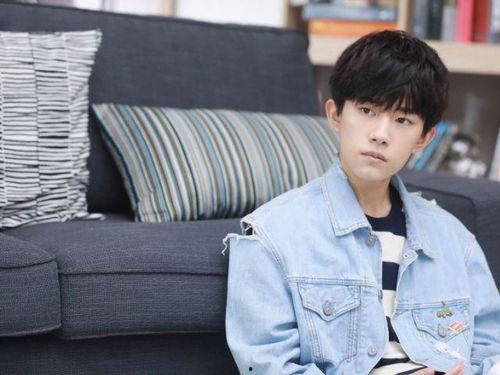 吃瓜热门事件易烊千玺,瓜田里的青春偶像